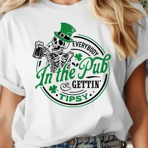 Everybody In The Pub Gettin Tipsy Shirt, St Paddy's Shirt, St Patricks Day Tshirt, Skull Patrick, Funny Shirt for Men Women, St Patricks Tee