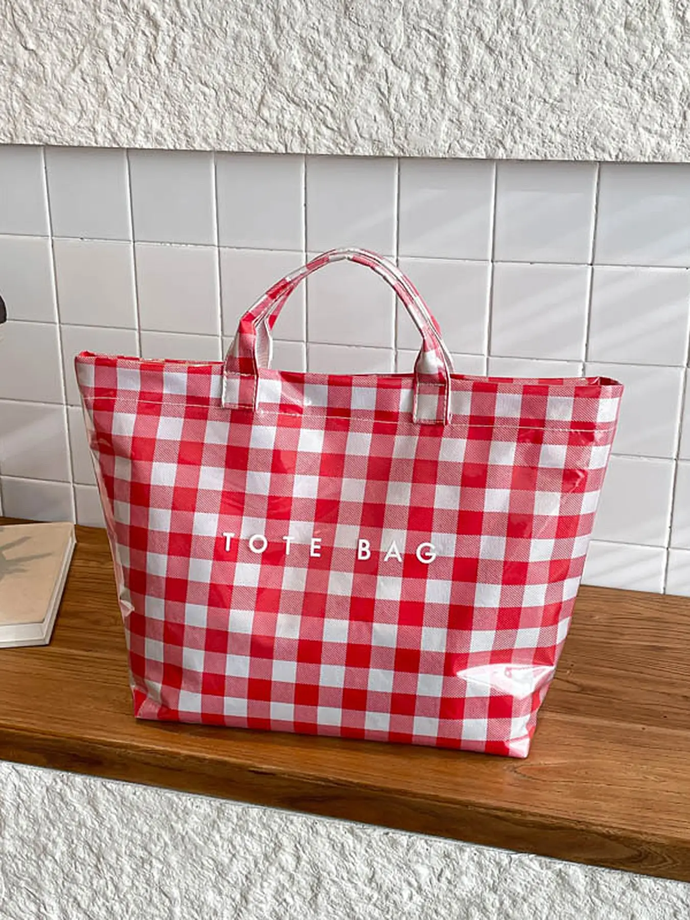 Casual minimalist retro fashion tote bag, lightweight with large capacity and versatile crossbody design, featuring a plaid pattern, it can hold documents, tablets, and is perfect for daily shopping or commuting, Checkered pattern bag, Fashionable Bags
