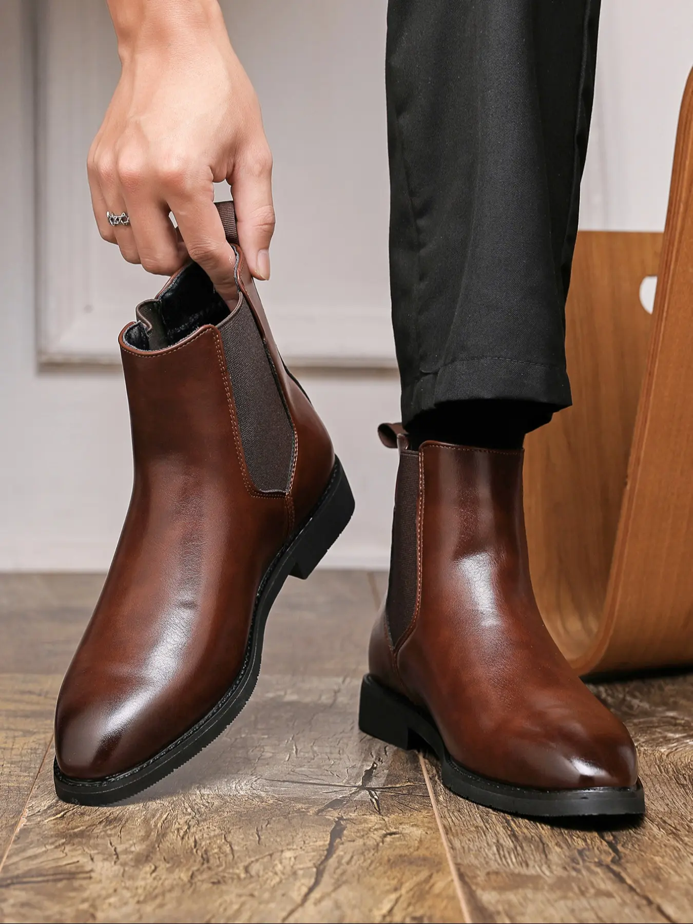 Men's PU Low Heel Pointed Toe Fashion Design Comfortable Breathable Anti-Slip Wear-Resistant Casual Slip-On Chelsea Boots Rubber Shoe