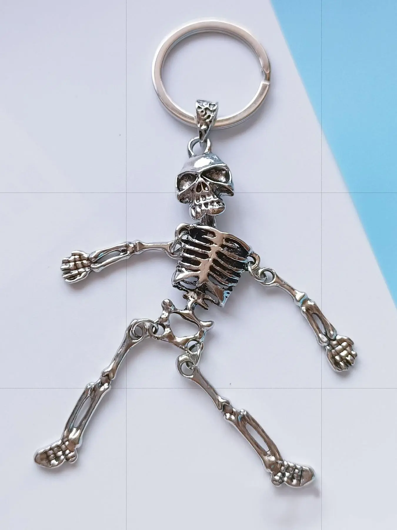 Skeleton Keychain, Creative Skull Design Keychain, Fashionable Alloy Keychain for Women & Men, Trendy All-match Keychain for Birthday Gift, Stylish Keychain, Key Accessories