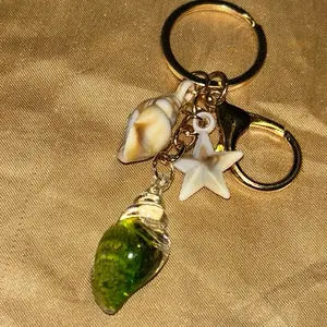 Seashell Keychain - Elegant Design, Lightweight, Versatile Accessory for Everyday Use