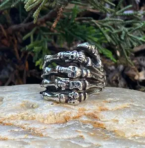 Skeleton Hand Ring