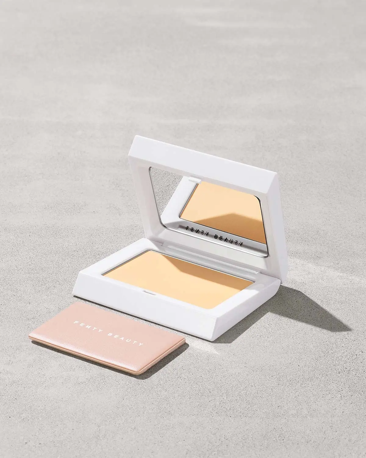 Bright Fix Instant Brightening + Blurring Powder — Banana Bright Fix Instant Brightening + Blurring Powder — Banana