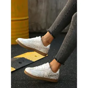 Women’s leopard print retro flat shoes, casual patchwork design, all-season comfortable footwear, stylish low-heel sneakers