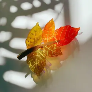 Velvet Claws Autumn Leaf Hair Clip Acetate Material Lightweight Construction Statement Piece for Seasonal Elegance