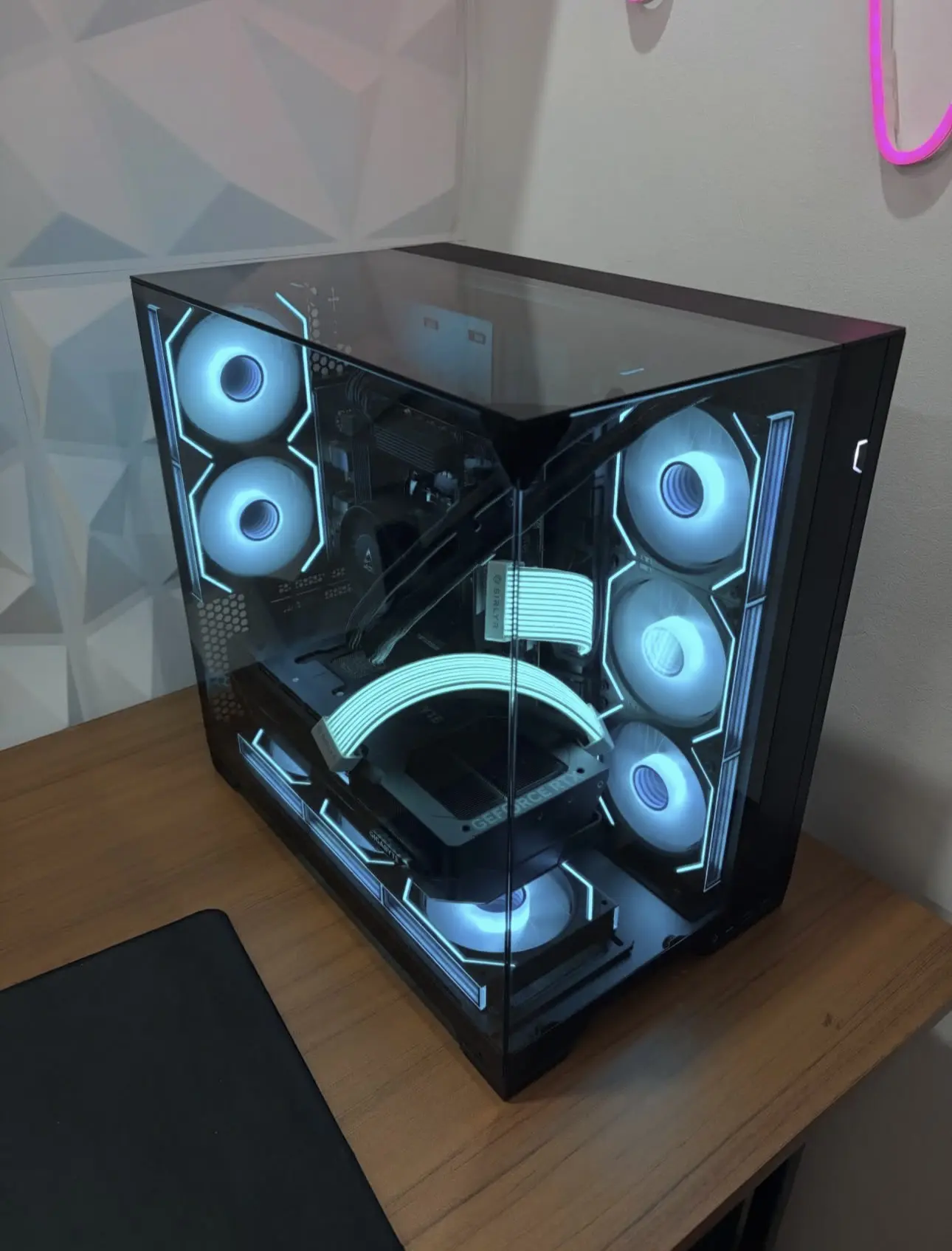 Brand new Amd Ryzen 7 9800X3D + RT 5090 Gaming PC