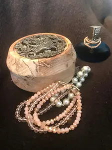 Handmade Spalted Pecan Wood Treasure Box with Bouquet Lid – Wooden Jewelry Box & Keepsake Gift