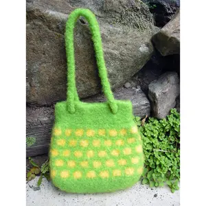 Lil’ Granny Bag <br/><small>knitting pattern</small>