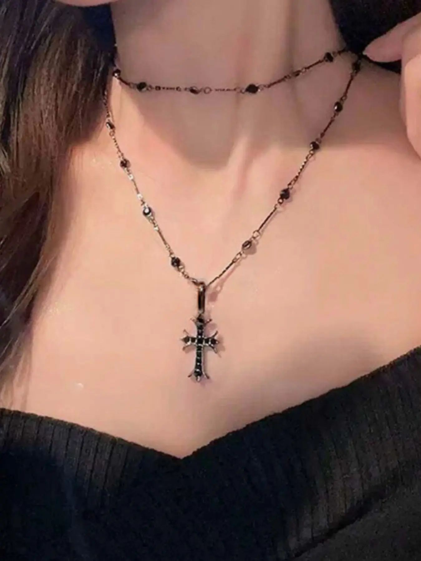 Women's Gothic Jewelry Dark Cross Pendant Necklace, Layered Chain Design, Perfect for Daily Wear and Halloween Parties, 1pcs