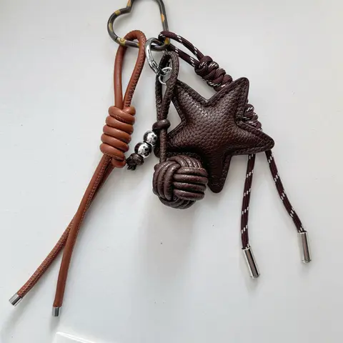 Retro star keychain knot love buckle, Trendy Cute Keychain, Keychain Kawaii, personalized creative shape practical pendant ornaments, Medela DIY knot keychain pendant chain bag, small exquisite all-match bag pendant, Key Rings, Cute Keychains For Car Keys