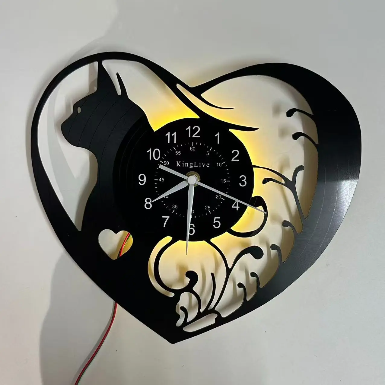 Glowing Cat Vinyl Record Clock, LED Colorful Retro Cat Vinyl Record Wall Clock, Silent Home Decor Gift, Silent Vintage Art Wall Clock, with Remote, Ideal Gift for Bedroom Living Room Office, Silent Analog Clock