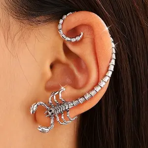 [Pair Gothic Scorpion Ear Cuffs] A Pair Of Gothic Dark Scorpion Ear Cuffs, Punk Hip-hop Creative Simulation Design Poison Scorpion Ear Bone Clips.