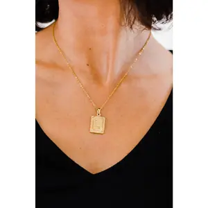 selena initial pendant necklace