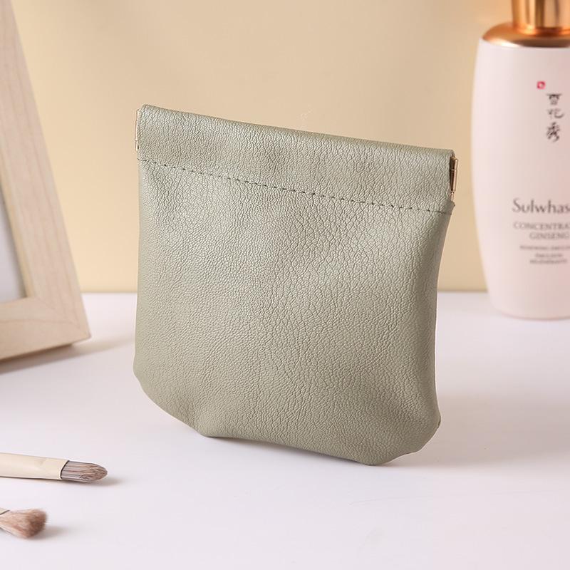 Mini storage bag, key chain, portable cosmetic case, snap fastener, printed lipstick, small bag for carrying odds and ends, portable.