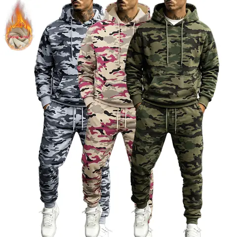 Men’s casual camouflage set, new for Fall 2026, featuring a hood design and a regular fit, with a drawstring waist; suitable for everyday wear in spring, autumn, and winter.