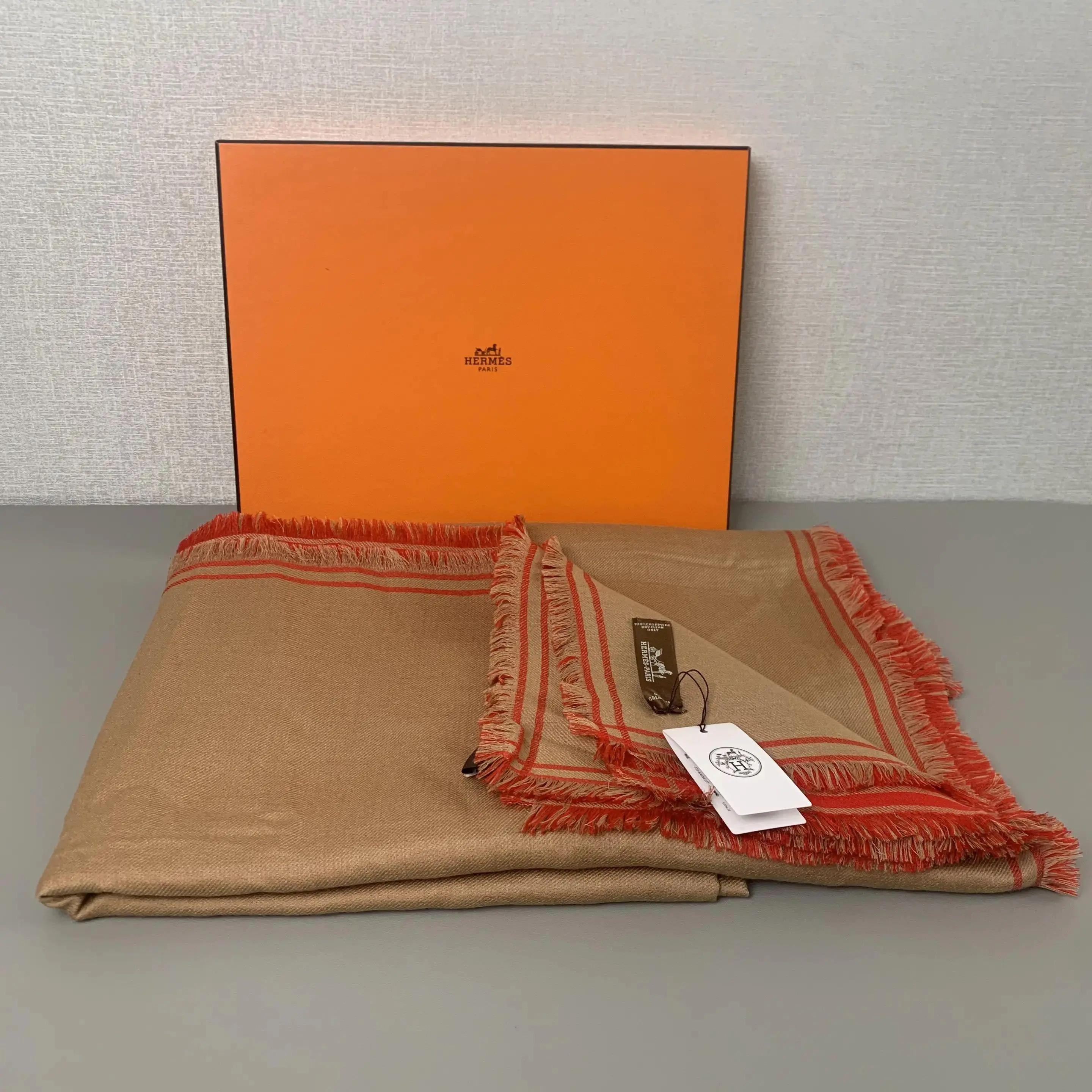 Pre-owned Hermes Double Face Cashmere Silk Shawl 140 Beige and Orange SC198