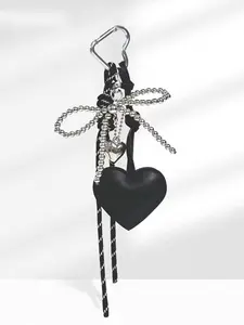 Sweet and practical texture heart-shaped bead keychain, bow decoration design, small heart-shaped pendant, can be used as keychain and bag decoration, exquisite and fashionable atmosphere, personalized decoration, Bag Charm Keychain
