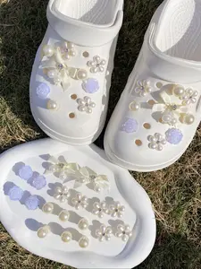 18-Piece DIY Detachable Bow and Flower Shoe Clips, Versatile Accessories for Women's Sandals and Bags, Perfect for Gifts and Parties