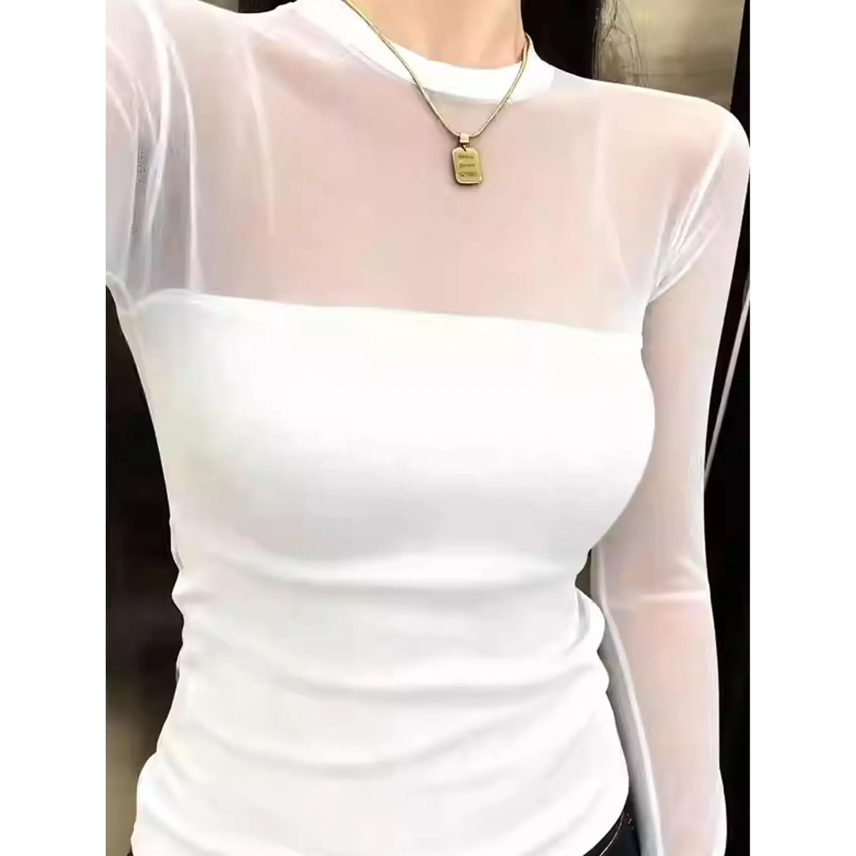 Round neck white