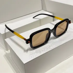 Oval Frame Sturdy and Durable Metal Frame, Lightweight Design, Ideal for Everyday Use