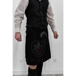Traditional Kilt – Premium 6–8 Yard Wool, Solid Black