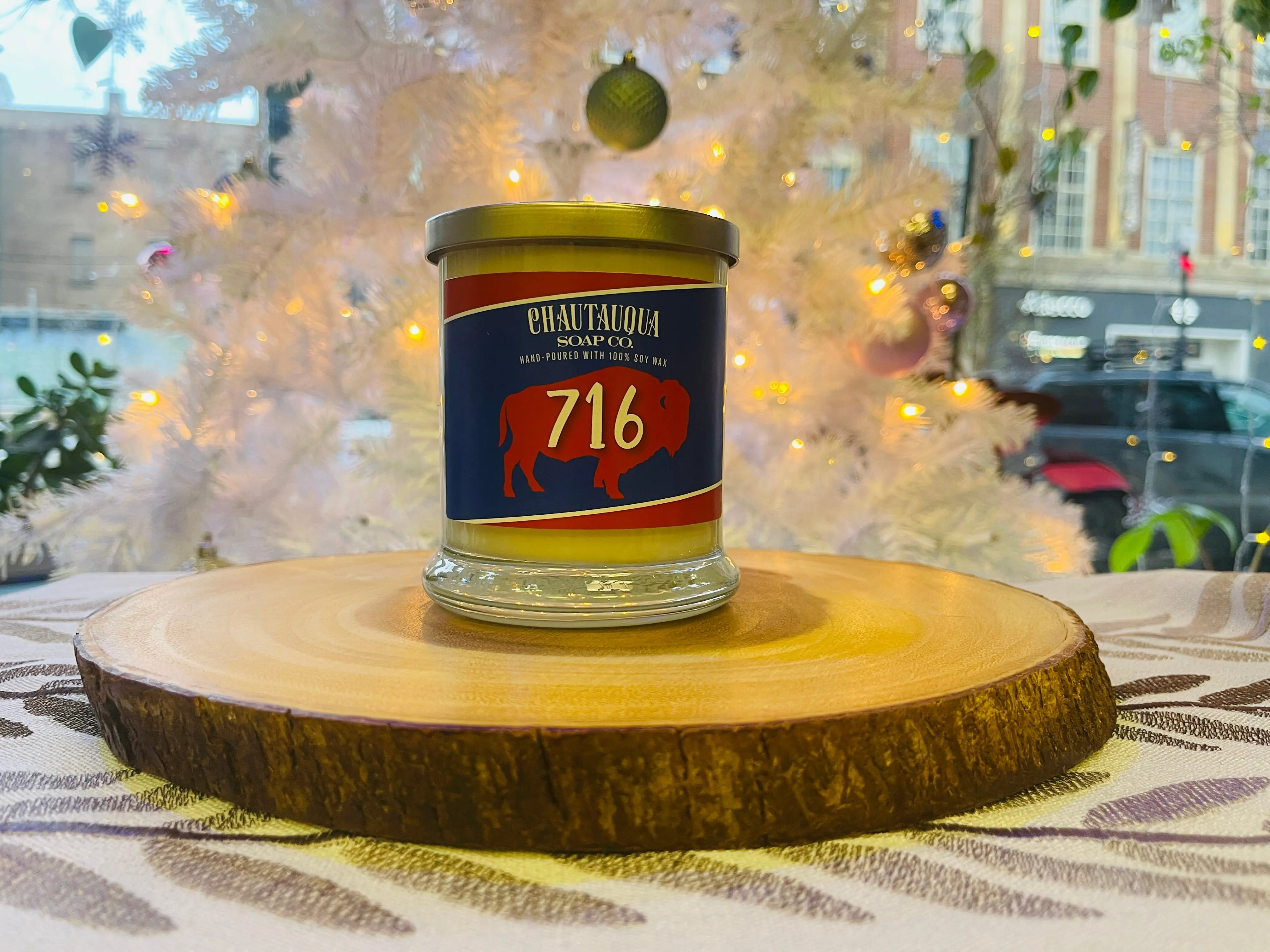 716 Wood Wick Candle 716 Wood Wick Candle