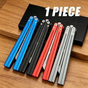 1pc Novice trainer. The blade is not sharp, it is essential for contact.