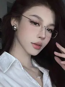 Simple Frameless Anti-Blue Light Glasses – Lightweight Business Style, Non-Prescription Eyewear for Women