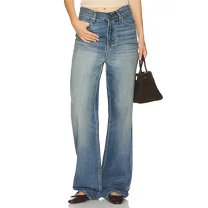 GRLFRND Elliot V Front in Vermont Ave