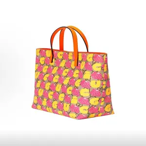 Pre-owned GUCCI Children's GG Supreme Strawberry Tote Bag