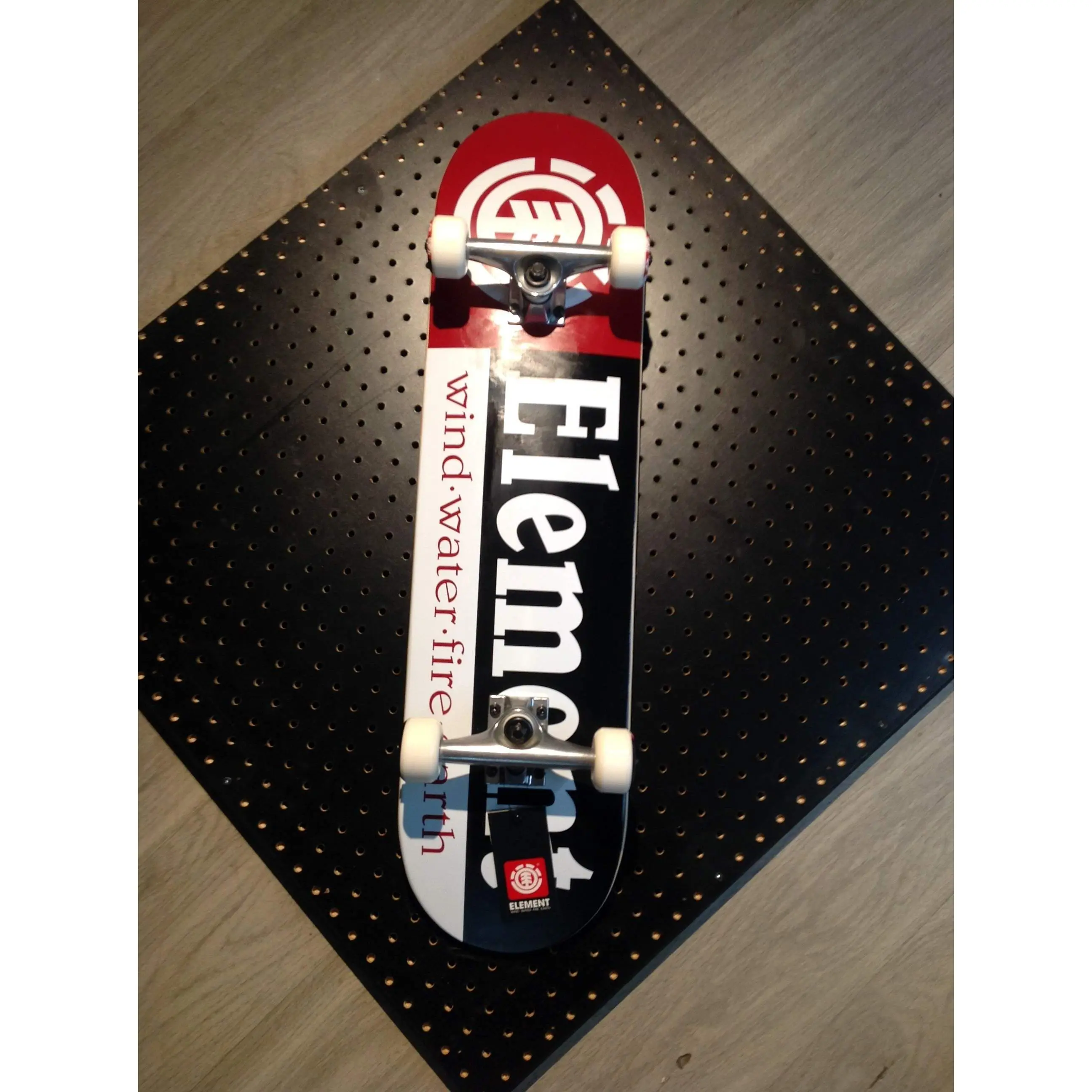ELEMENT SECTION COMPLETE-8.0 BLK/WHT/RED