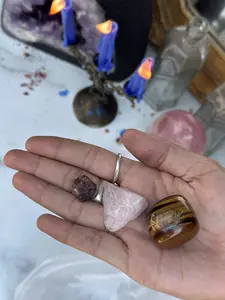 Amityville Apothecary Leo Zodiac Crystal Kit