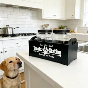 【HOMEGLOBE】Large-capacity pet food storage solution, retro wooden pet food storage box, wooden dog treat rack, and two plastic treat storage boxes.