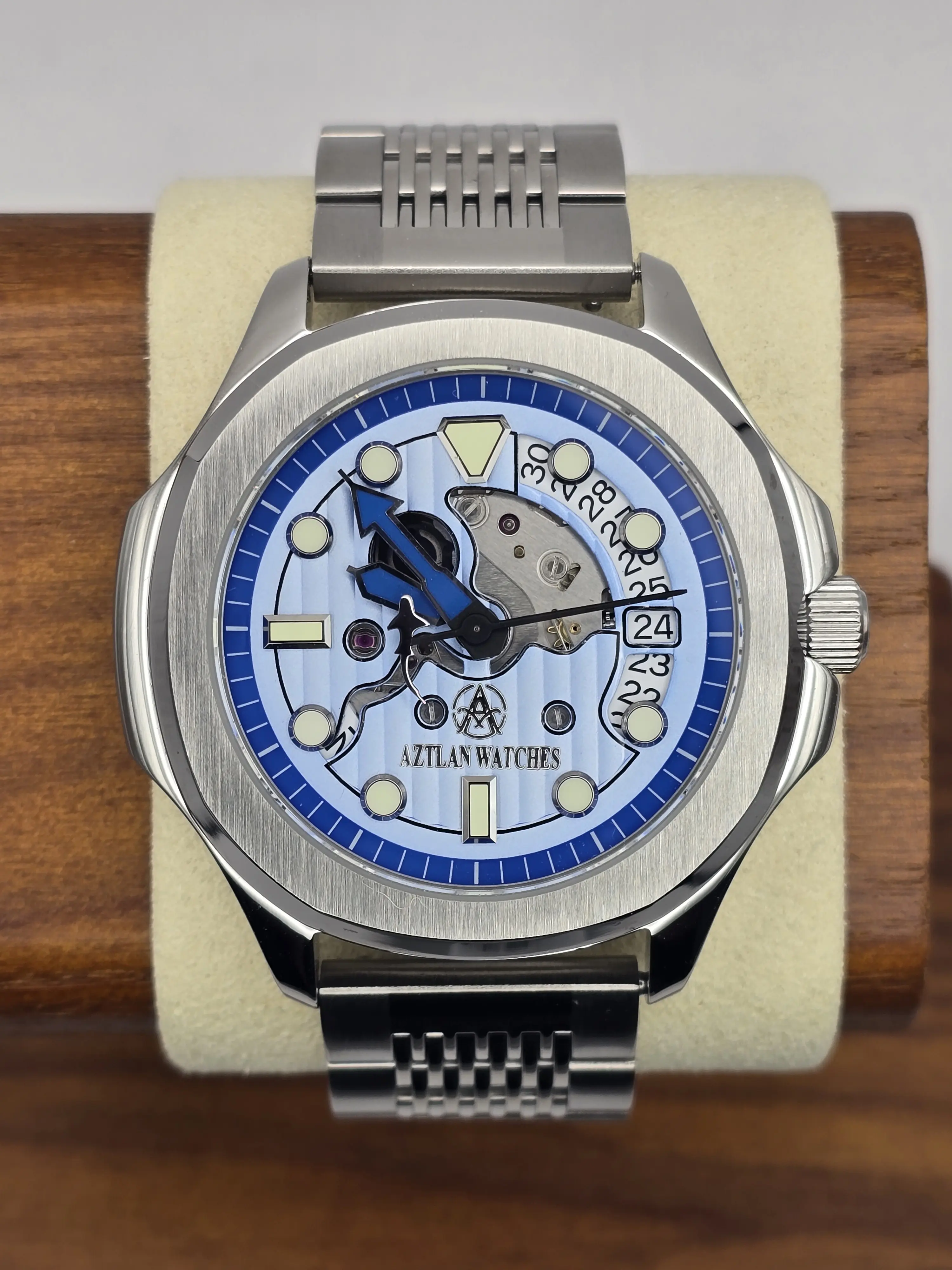 Aztlan Watches - Nautilus Case with Automatic Seiko Movement