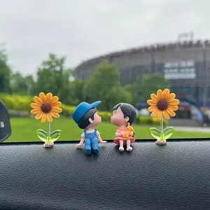 Cute Couple Sunflower Swinging Ornament Set, Resin Car Interior Decor, Cartoon Couple Car Ornament, Home Office Dashboard Decoration, Car Interior Decorative
