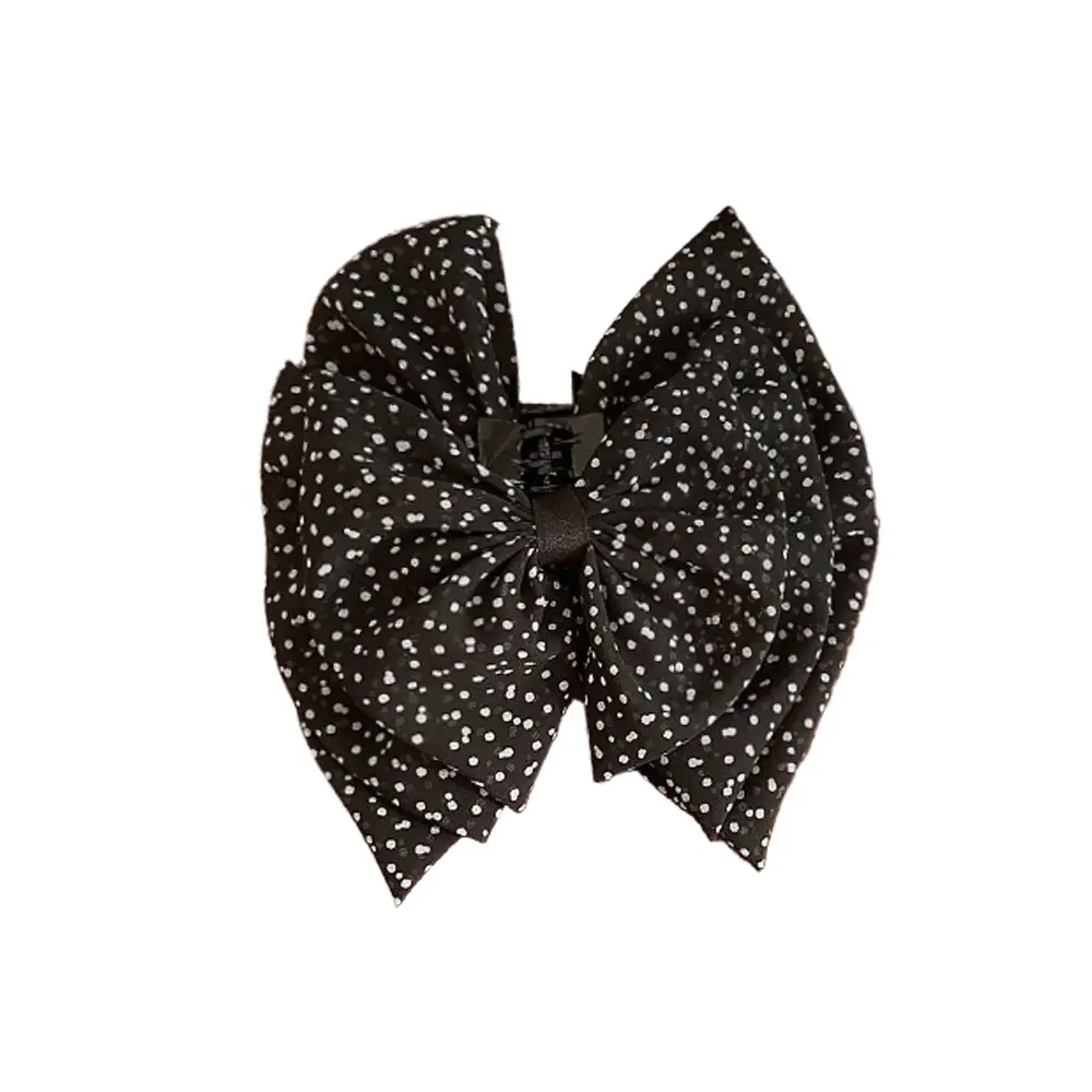 Bows with clasps - high-end and exquisite shark-shaped hair clips that secure the hair at the back of the head.