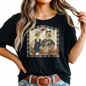 Cottagecore Shirt Vintage Graphic Tee Women Cute Goose Couple Folk Art Retro Country Aesthetic Heart Border Oversized Casual Everyday Top Trendy Soft Tee Best Friend Gift KT0032