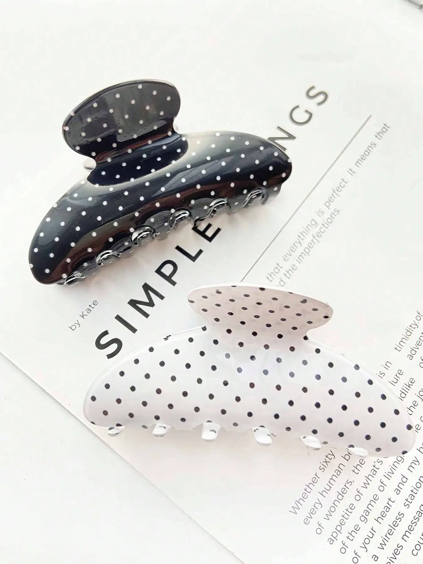 2 Pcs Women's Polka Semi-Circle Hair Clips Set, Hair Claws Set, Acrylic Material Black & White Polka Claws for Daily & Commute Use, Bun Updo Hair Fixation, Hair Accessories