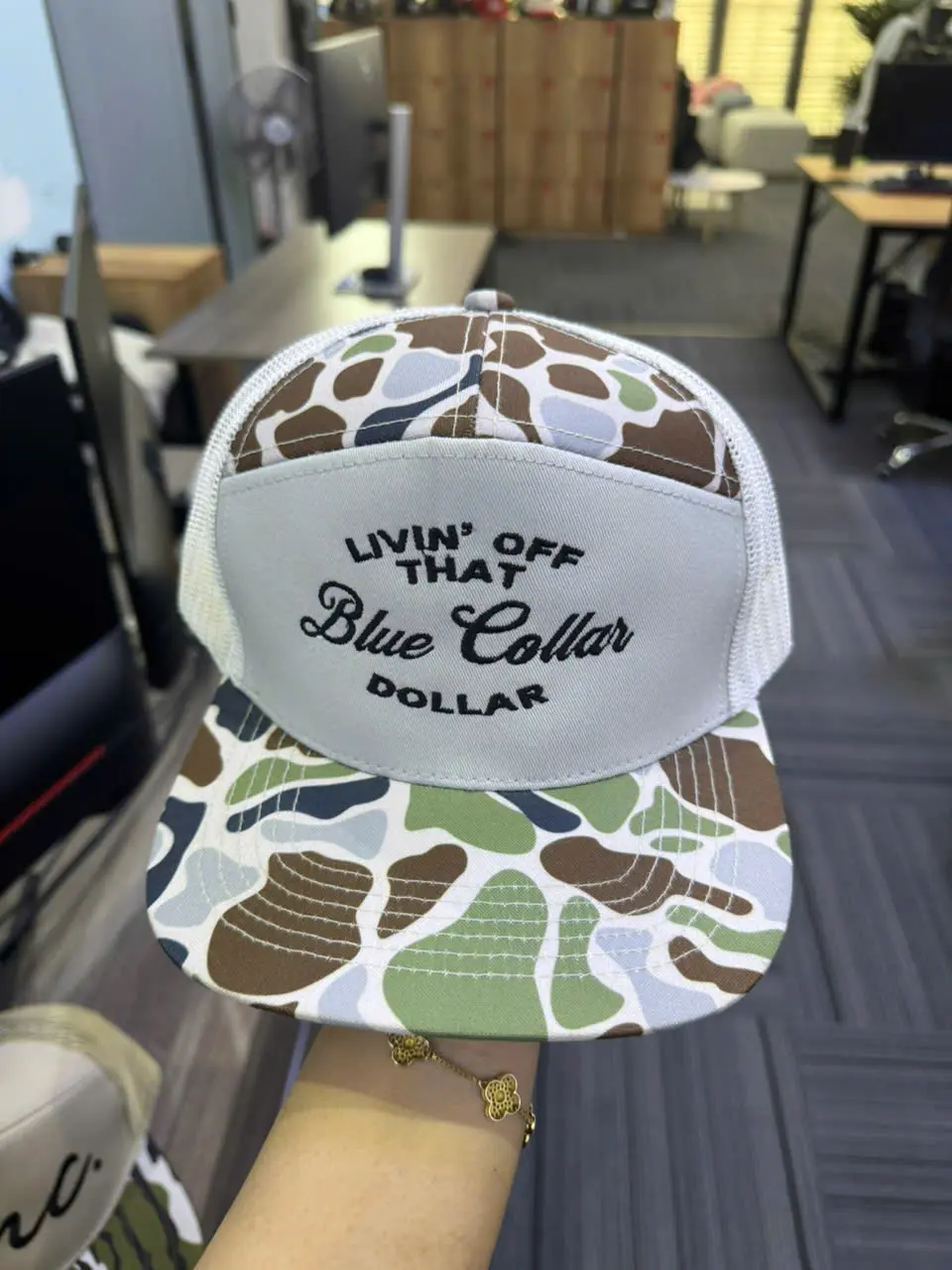 Retro Outdoor Camo Trucker Cap – Red Man Graphic Mesh Hat