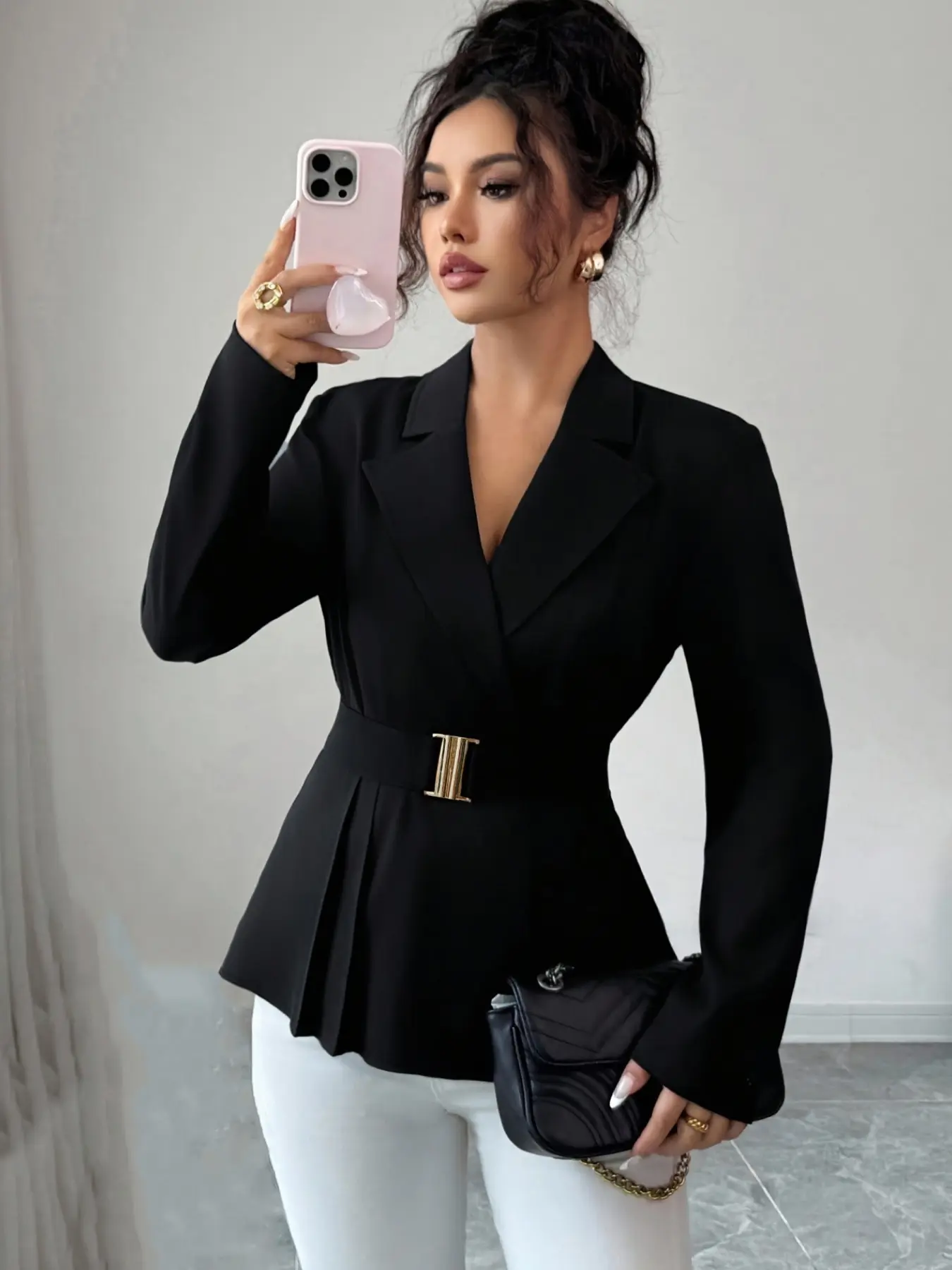 Long sleeve black toned waist cinched suit jacket for women, Work Office Clothes, with a waist cinched design that is not too picky, the fabric has a drape that is suitable for commuting to work, shopping, and outdoor wear