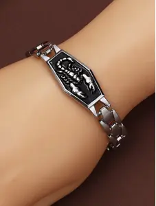 Scorpion Engraved Geometric Decor Bracelet for Men Fashionable Alloy Jewelry Gift Stylish Look Unique Accessory Male Durable Modern Design