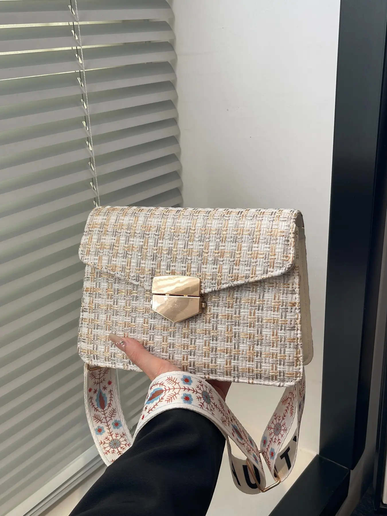 Elegant Gingham Lock Closure Shoulder Bag, French Style Wide Strap Crossbody Purse, Small Square Handbag for All Seasons