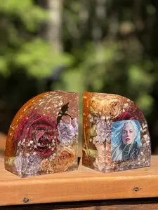 Resin Bookends for Readers – Book Lover Gift, Fantasy Shelf Decor - Throne of Glass - Manon Blackbeak book ends