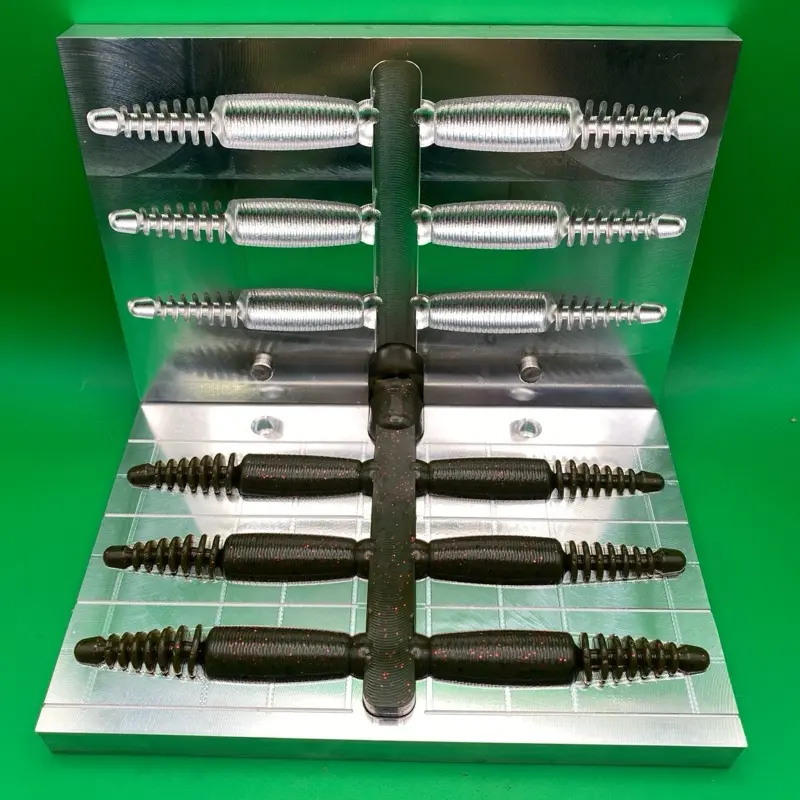 2.5” Waggle Ned, 6 Cavity Mold