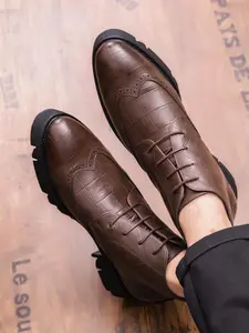 Men's Fashionable Lace Up Front Brogue Boots, Casual Comfortable PU Leather Boots for Fall & Winter, Male All-match Shoes for Daily Wear, Boy