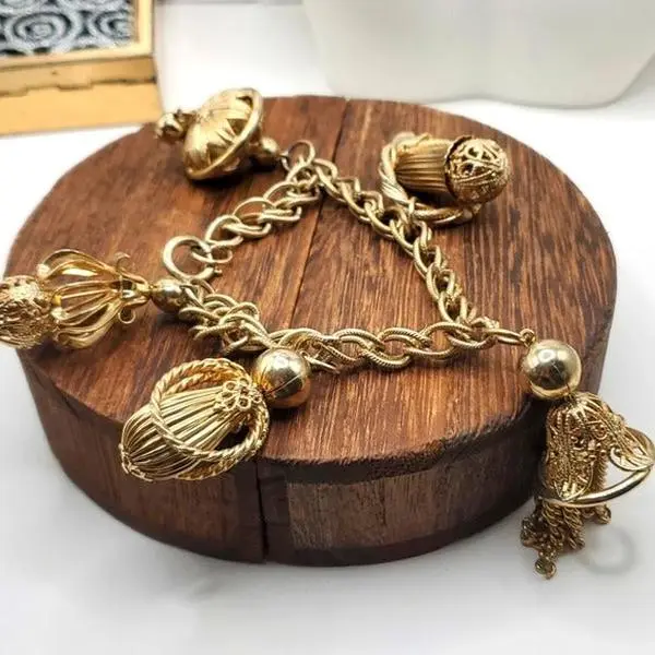 B2323 LARGE REMINISCENCE VINTAGE French Gold tone Metal Baroque Revival bracelet