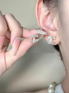 Elegant Fashion Zircon Stud Earrings for Women, Perfect Valentine's Day Gift, Rhinestone Design, All Seasons Wear, Zinc Alloy Material