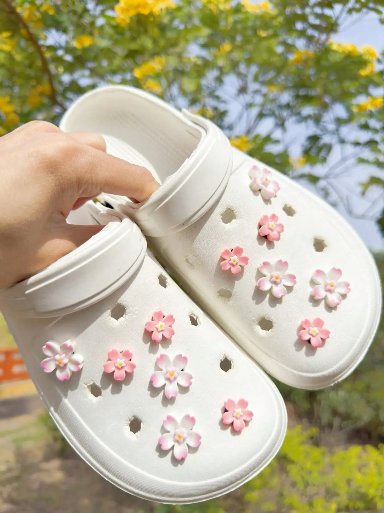 12-Piece Sakura Accessories Set, Easy Install Detachable DIY Decorations, Detachable Floral Charm, Shoe Decoration Charms, Perfect for Mary Jane Shoes Sandals Slippers Beach Bags Holiday Gifts