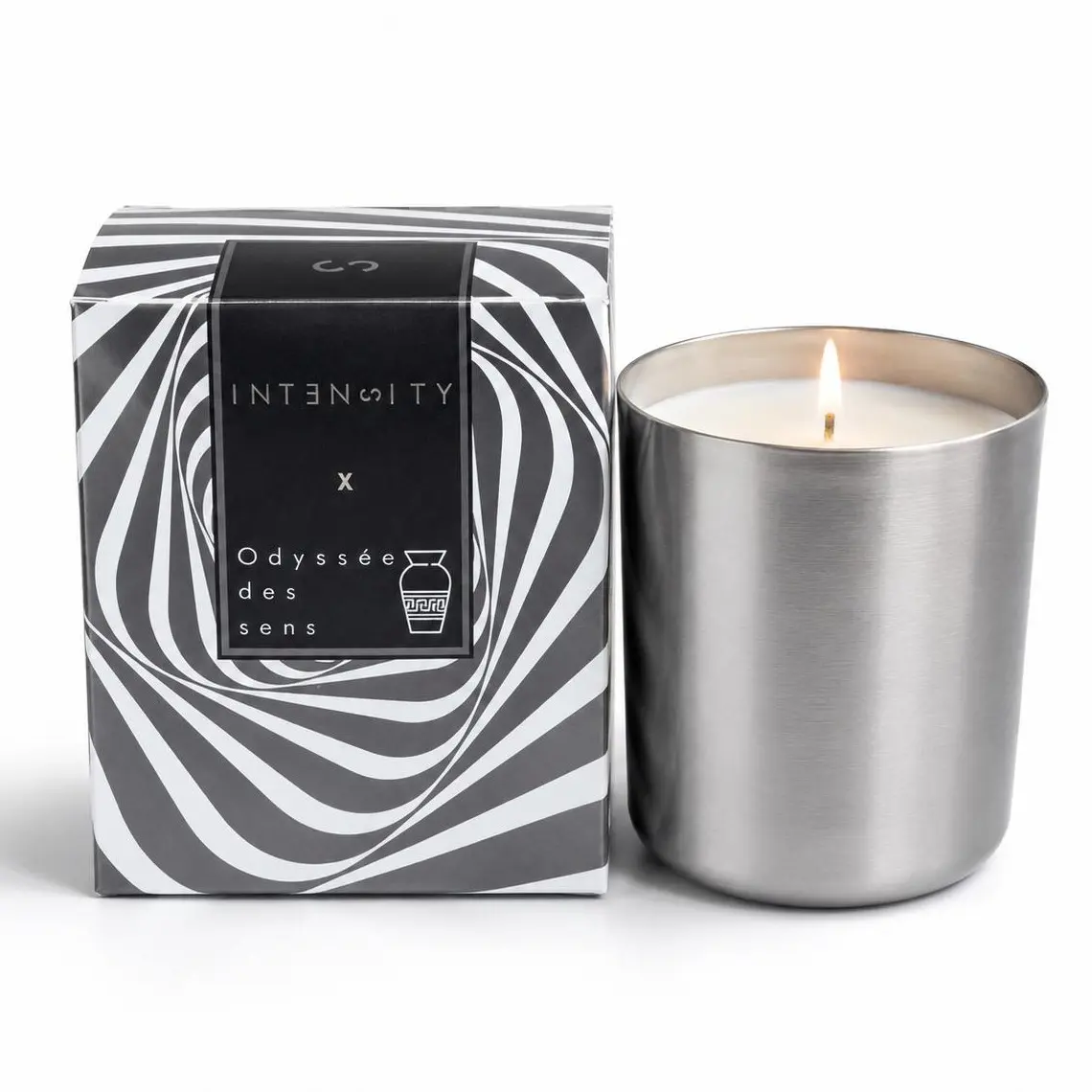 Lemon, Blackcurrant, and Spearmint; Grapefruit, Lavender, and Rosemary; Musk; Long-lasting, non-toxic soy wax; packaged in an aluminum tin; luxurious, large-sized home decor scented candles; fragrance candles