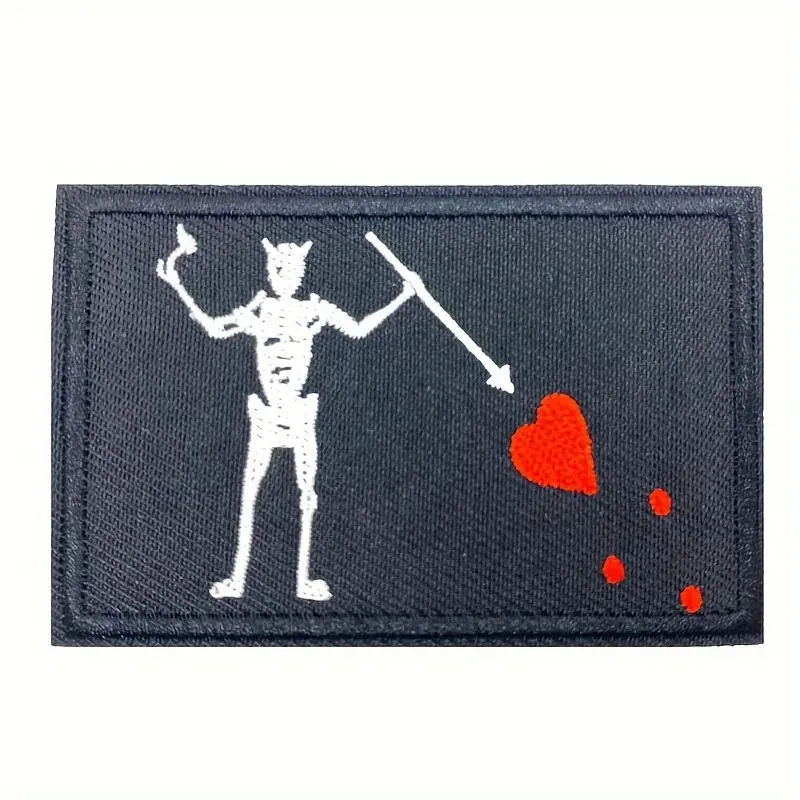 Jolly Roger Skull Blackbeard Pirate Flag Edward Military Hook Loop Tactics Morale Patch Design Embroidered Velcros Patch for Sewing Molle Bag Embroidery Patch